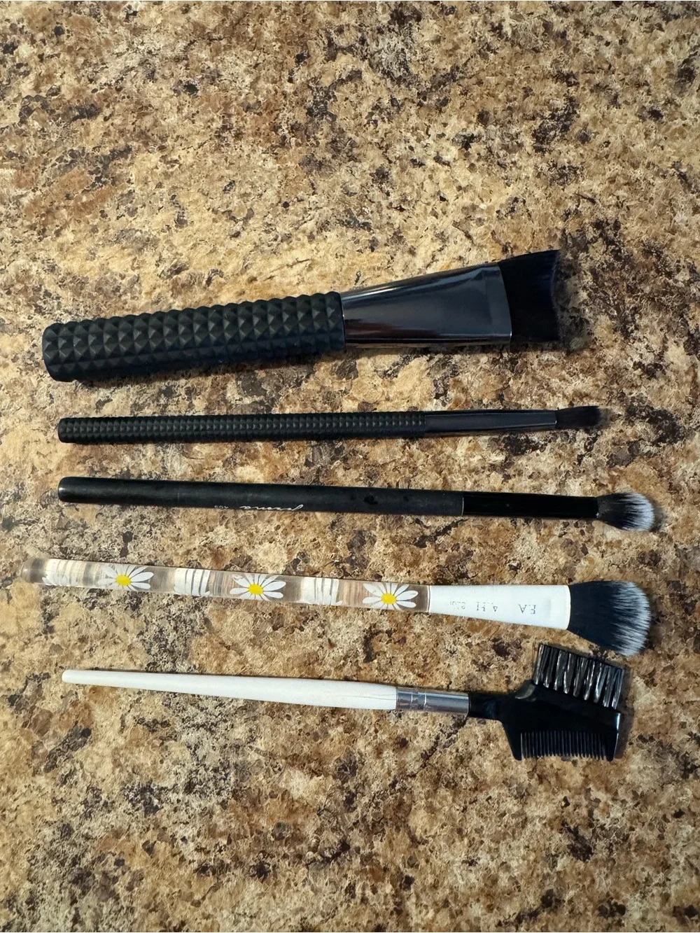 Assorted Makeup Brush Set with Daisy Detail